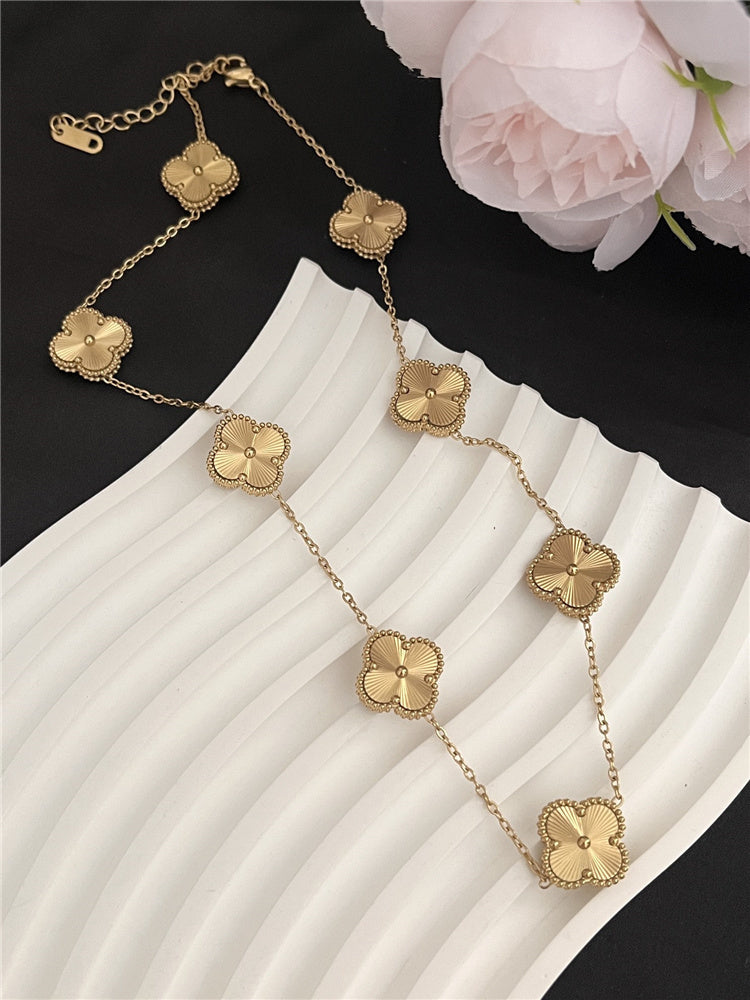 Van CF Four Leaf Clover Design Necklace