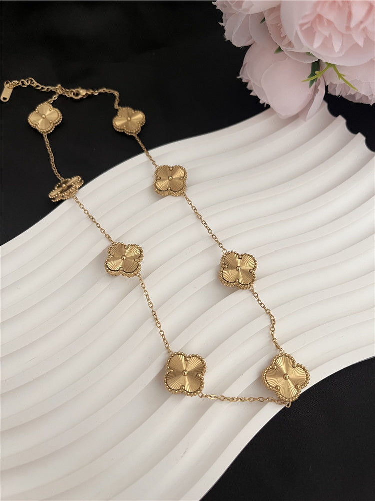 Van CF Four Leaf Clover Design Necklace