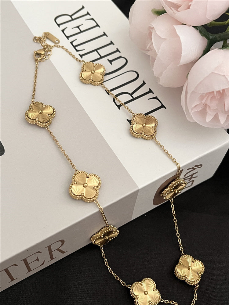Van CF Four Leaf Clover Design Necklace
